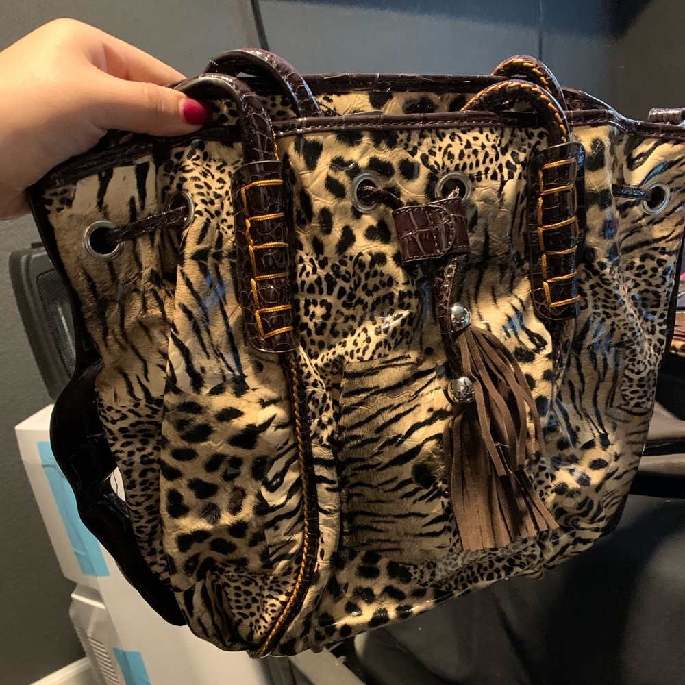 Arcadia Bag & Wallet